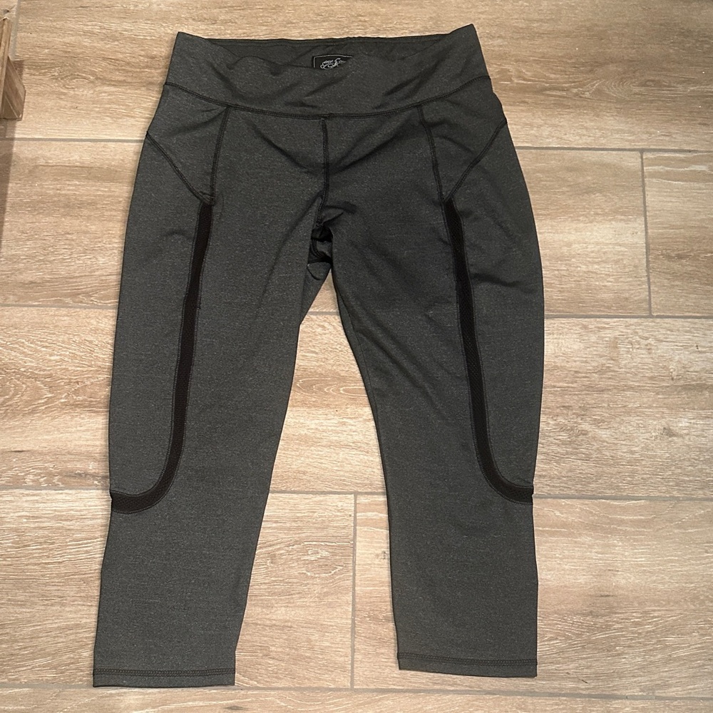 Gray Athletic Leggings Cropped w Black Mesh Shaping Detail